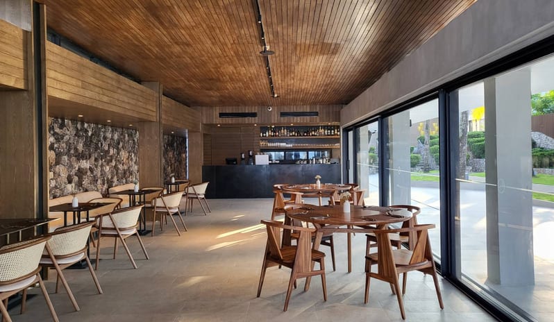 La Aranya Restaurant 01